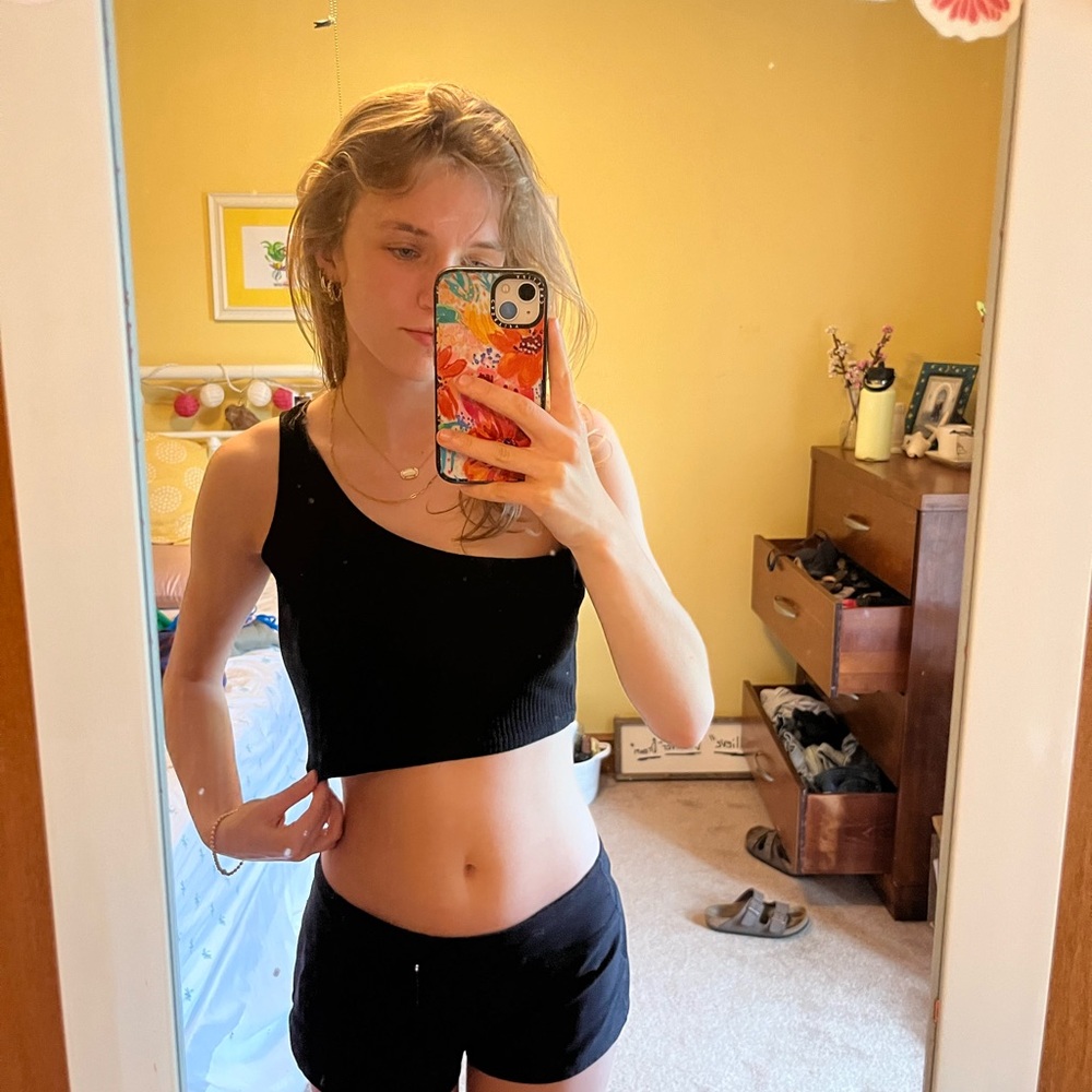 Black One Shoulder Ribbed Tank Top - Picture 4 of 4